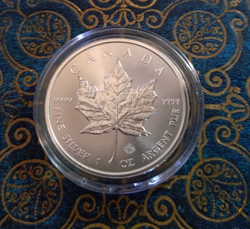 Canada dollars 2018 maple - 5, °